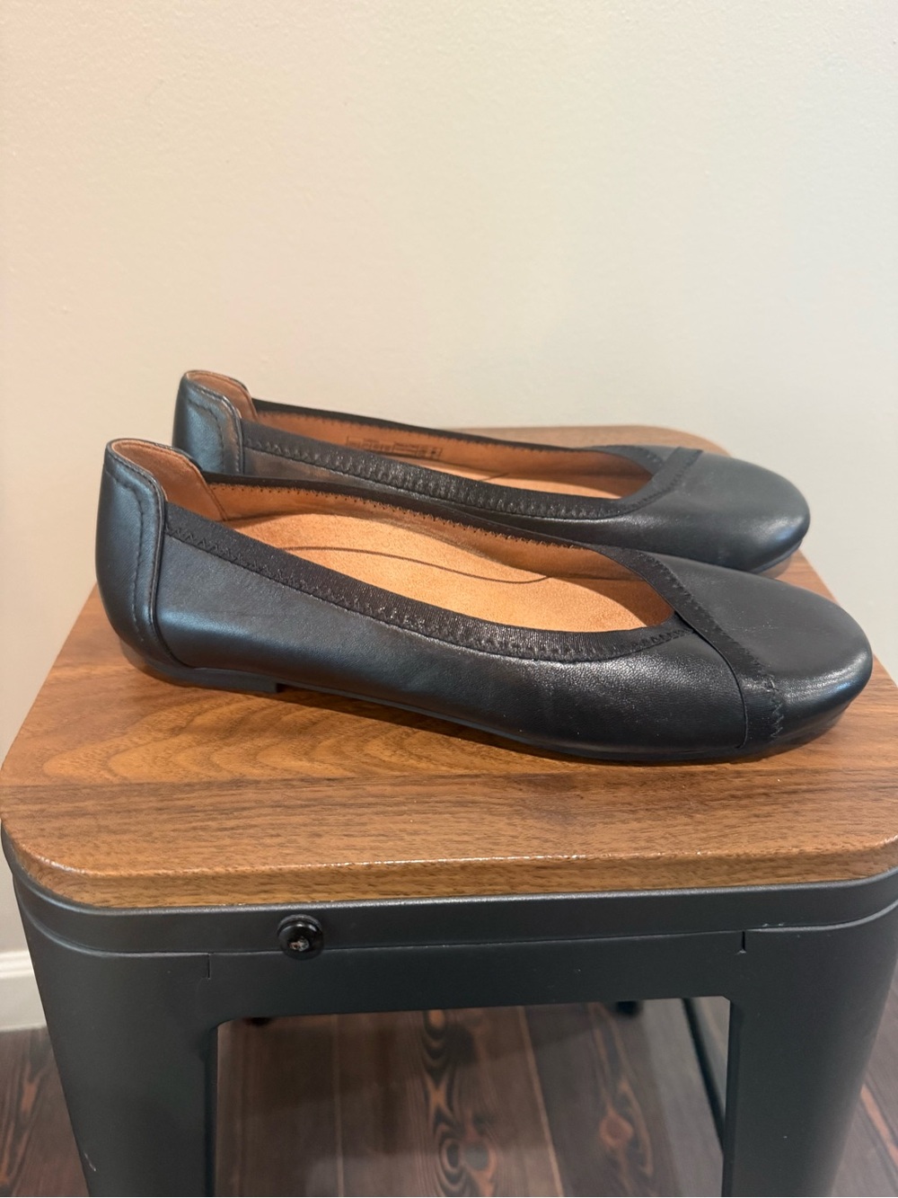 VIONIC Spark Caroll Leather Ballet Flats in Black Womens 7.5 casual work dressy